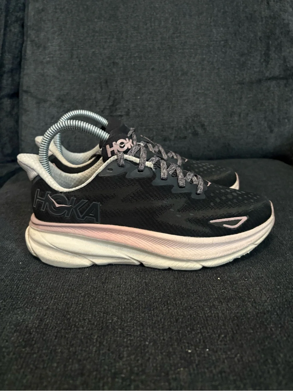 Hoka One One Clifton 9 Running Shoes Womens 6B Black Rose Gold 1127896